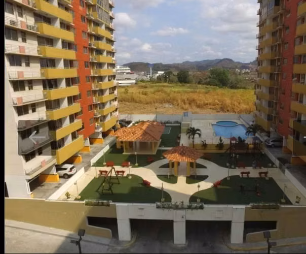 PH Torres de Toscana, 2 Rec, 1 Baño, Balcón, cerca de Alta Plaza y la UTP!!