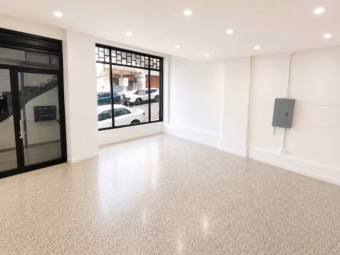 ALQUILER LOCAL COMERCIAL EN CASCO ANTIGUO EXCELENTE UBICACION LT