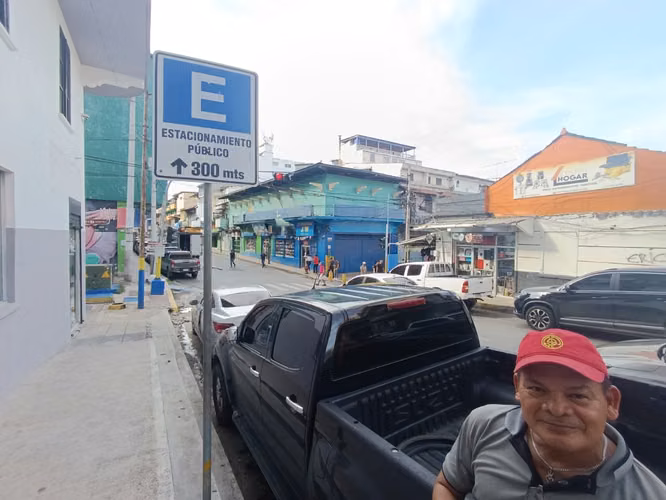 ALQUILER LOCAL COMERCIAL EN CASCO ANTIGUO EXCELENTE UBICACION LT