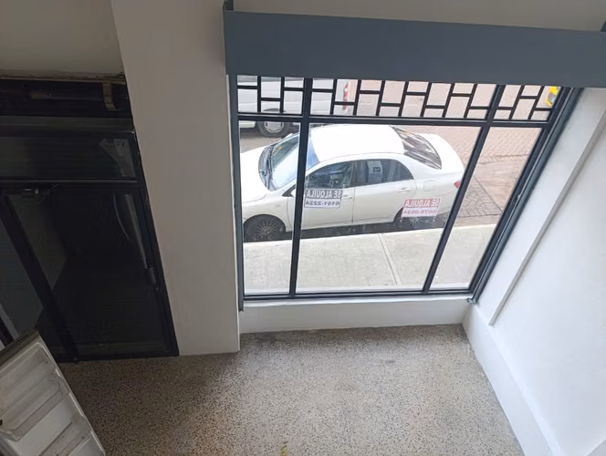 ALQUILER LOCAL COMERCIAL EN CASCO ANTIGUO EXCELENTE UBICACION LT