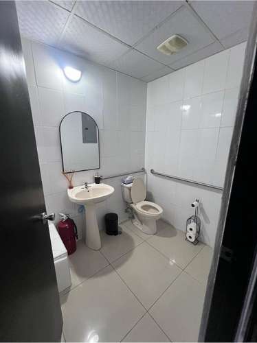 Excelente Local en un primer piso - Imagen 5