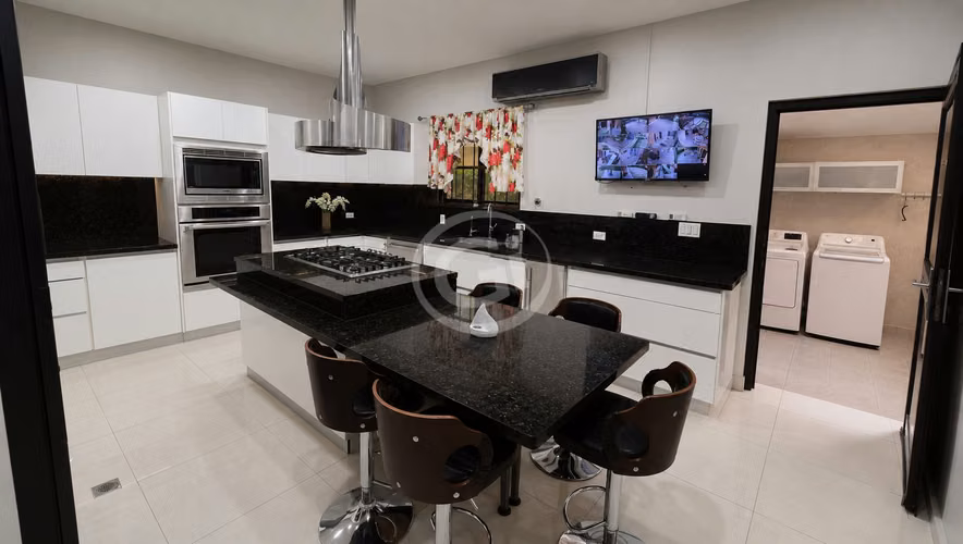 Venta Casa 4 Habitaciones Amoblada Embassy Club Clayton - Imagen 9