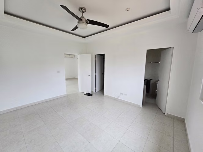 Casa Esquinera en Venta | P.H. Quintas de Versalles | 408 m² Terreno - Imagen 7