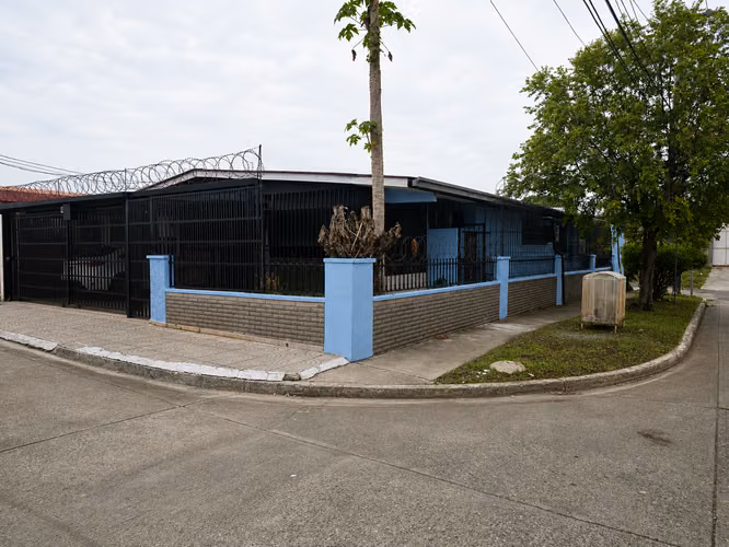 Venta de Casa en Santa Elena, Parque Lefevre, 213m2 de construcción