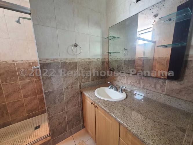 Se Vende Apartamento en Punta Pacifica VLU26-8780