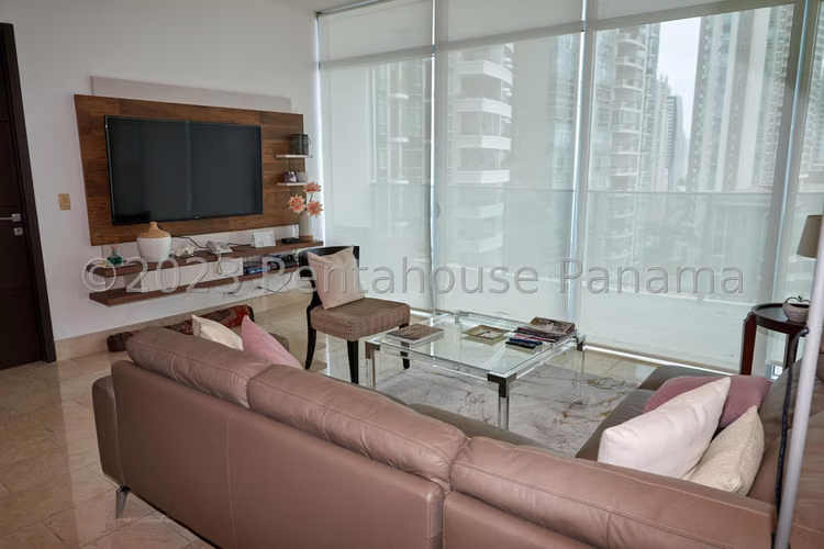 Se Vende Apartamento en Punta Pacifica VLU26-8794