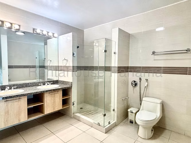 Se Alquila Apartamento en San Francisco VLU26-8766
