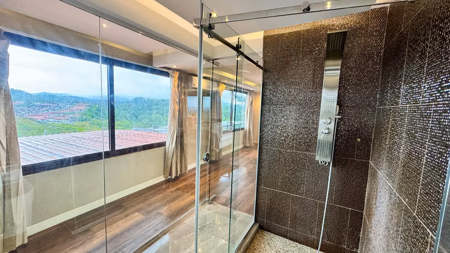 VENTA CASA LAS CUMBRES 625.30M2 PH MIRADOR DEL LAGO CV