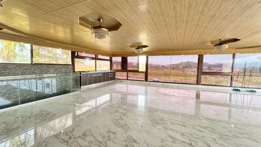 VENTA CASA LAS CUMBRES 625.30M2 PH MIRADOR DEL LAGO CV