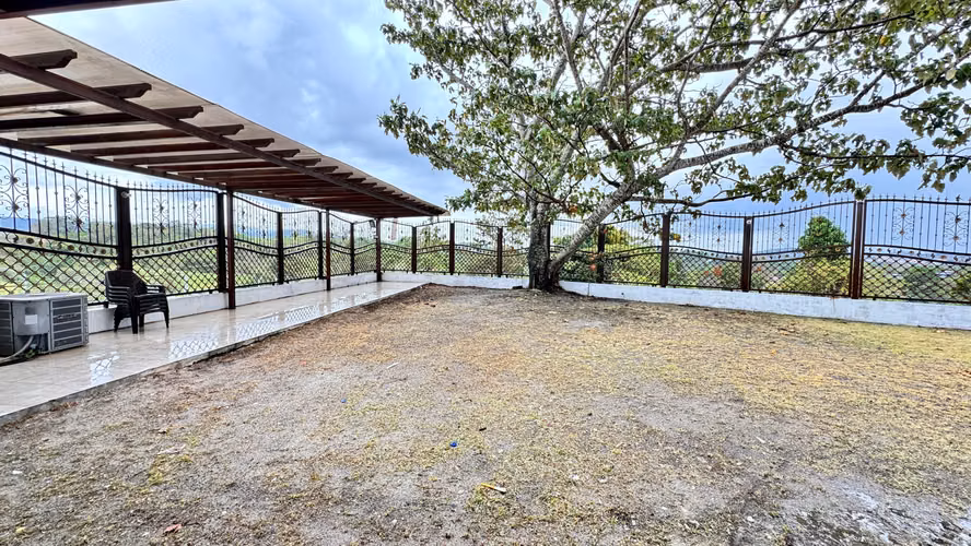 VENTA CASA LAS CUMBRES 625.30M2 PH MIRADOR DEL LAGO CV