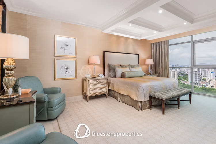 Altos del Golf – Frente al Parque – 622 mts2 – 1,190,000