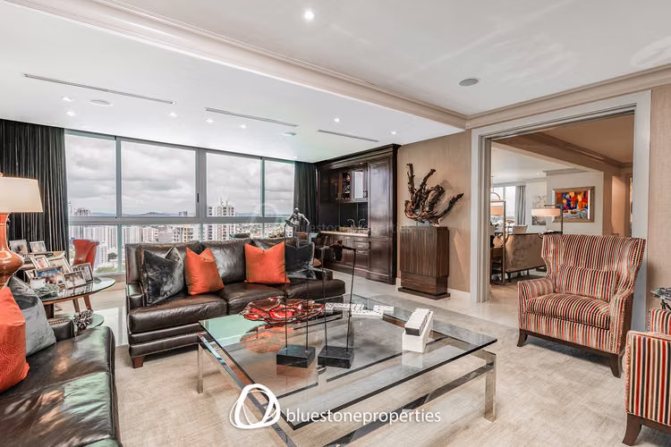 Altos del Golf – Frente al Parque – 622 mts2 – 1,190,000