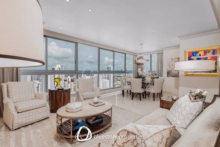 Altos del Golf – Frente al Parque – 622 mts2 – 1,190,000