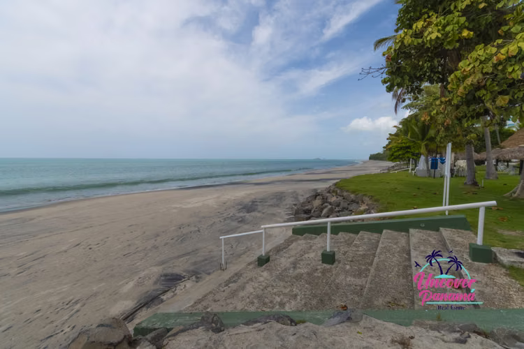 Apartamento con Vista al Mar y a las Montañas en Bijao Beach Club & Residences