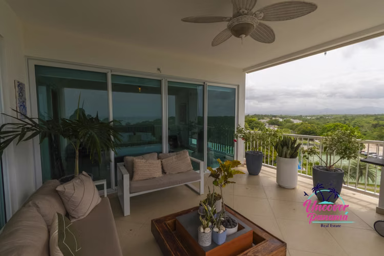 Apartamento con Vista al Mar y a las Montañas en Bijao Beach Club & Residences
