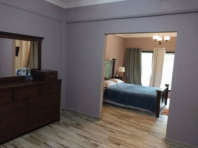 SE VENDE EXCLUSIVA CASA DE 3 NIVELES EN ALBROOK