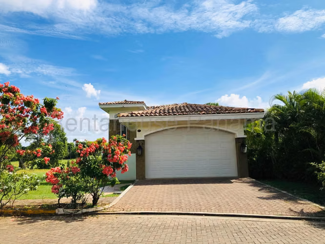 ALQUILER DE CASA EN TUCAN COUNTRY CLUB COCOLI HQ