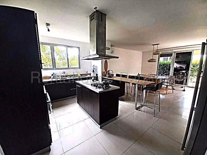 ALQUILER DE CASA EN VILLA SUR COSTA SUR HQ