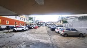 Alquiler de Local Comercial con 205m2 en Bella Vista PH Plaza Elga 26-8517SR