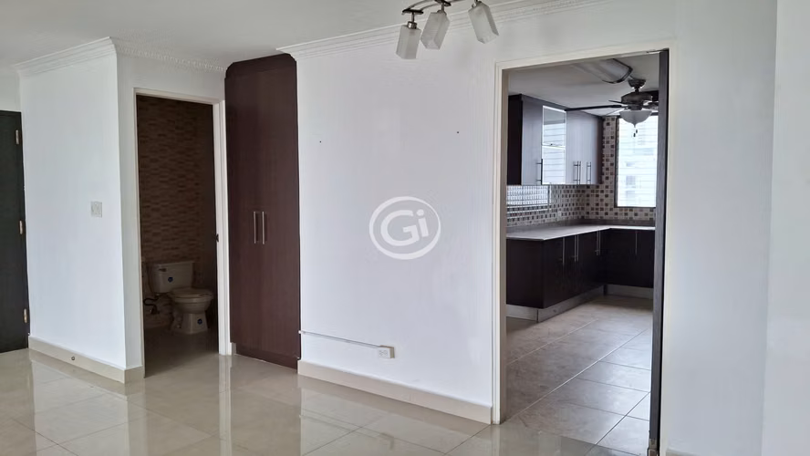 4H|4B Amplio Apartamento para Remodelar en Marbella