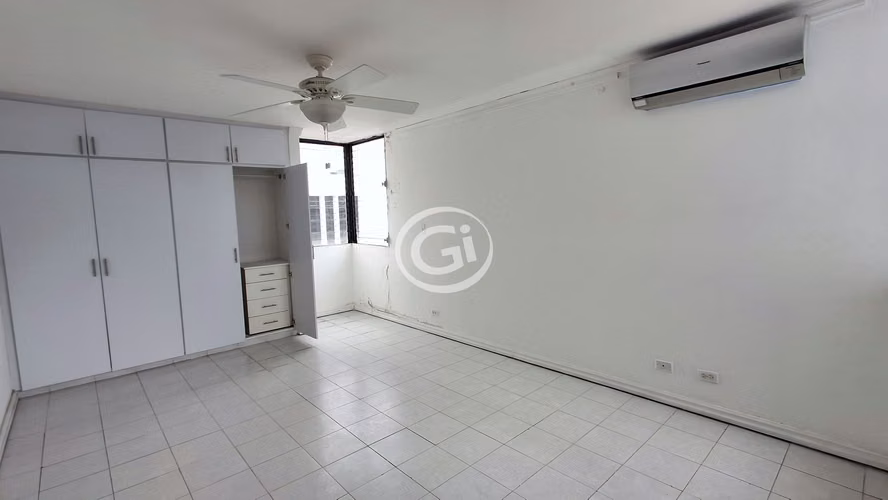 4H|4B Amplio Apartamento para Remodelar en Marbella