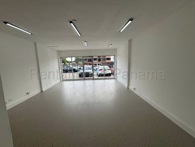 Venta de Local en Chanis Plaza Cincuentenario CCO