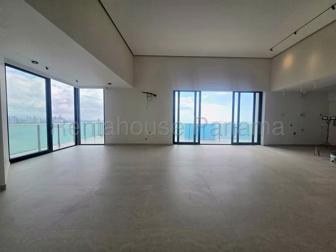 Apartamento en Venta en Oasis on the Bay Punta Pacifica  CIG 266930