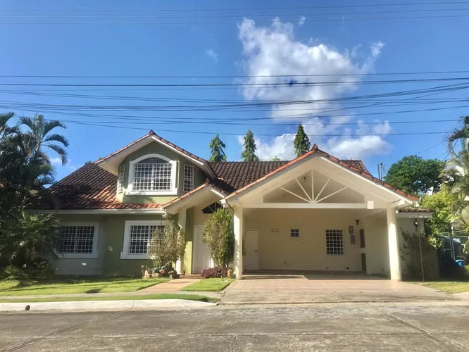 Casa en Venta en La Montañesa Brisas Del Golf CIG227746