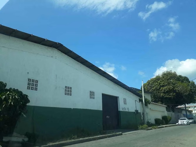 25-3000RGG Galera 2040m2. ÚNICA en VENTA Calidonia / Curundu.