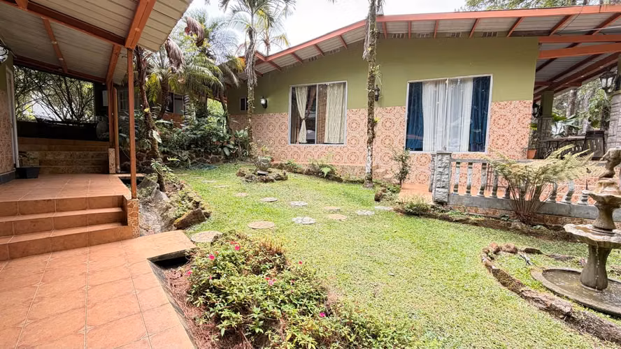 Venta de Casa en El Nido, Cerro Azul.