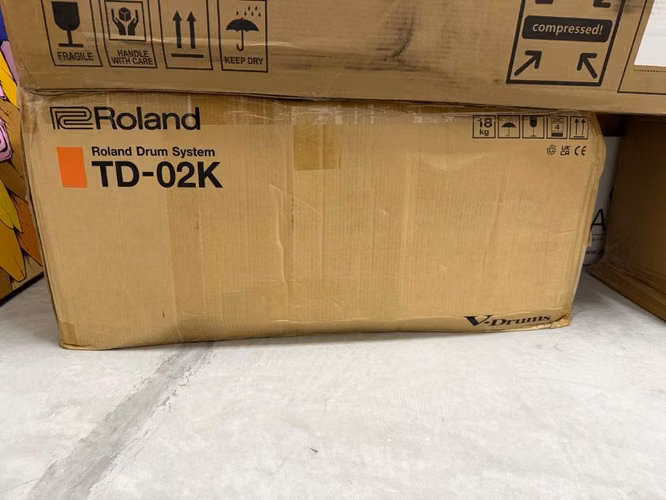 Batería electrónica Roland TD-02K V-Drums — NUEVA en caja