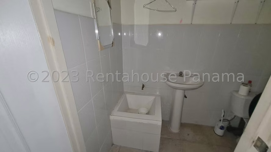 Local Comercial en Venta en 12 de Octubre  JG