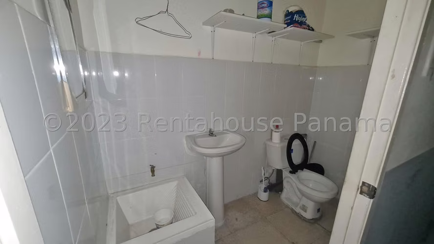 Local Comercial en Venta en 12 de Octubre  JG