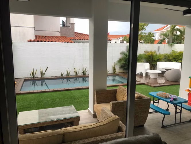 SE VENDE CASA EN QUINTAS DE VERSALLES
