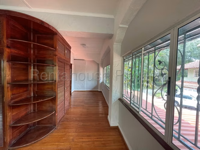 Alquiler de Amplia Casa en Albrook 26*5922Mfk