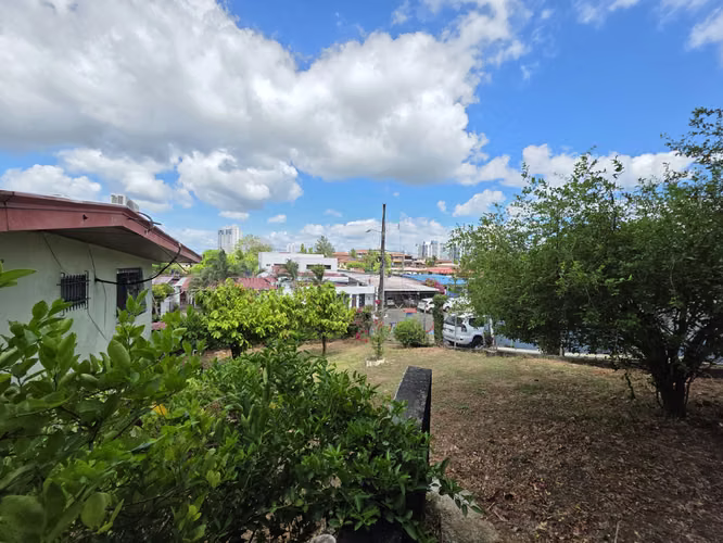 VENDO CASA EN HATO PINTADO CON PISCINA/NEGOCIABLE (DB)
