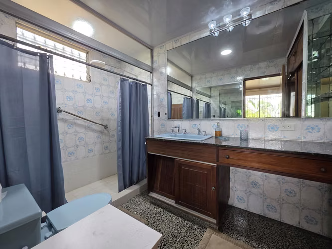 VENDO CASA EN HATO PINTADO CON PISCINA/NEGOCIABLE (DB)