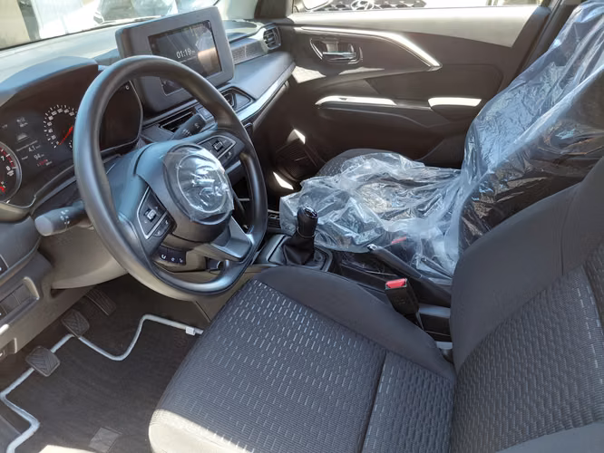 2025 Suzuki Swift - manual - 100% nuevo con solo 88km - Imagen 10
