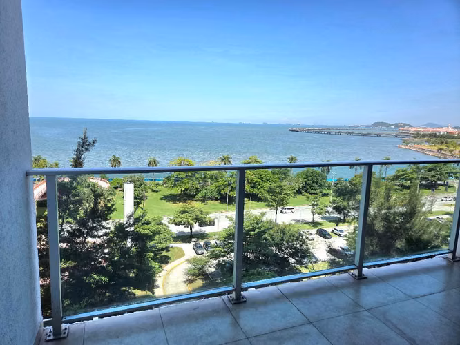 SE ALQUILA APTO AMOBLADO DE 1 REC CON HERMOSA VISTA AL MAR Y CASCO VIEJO