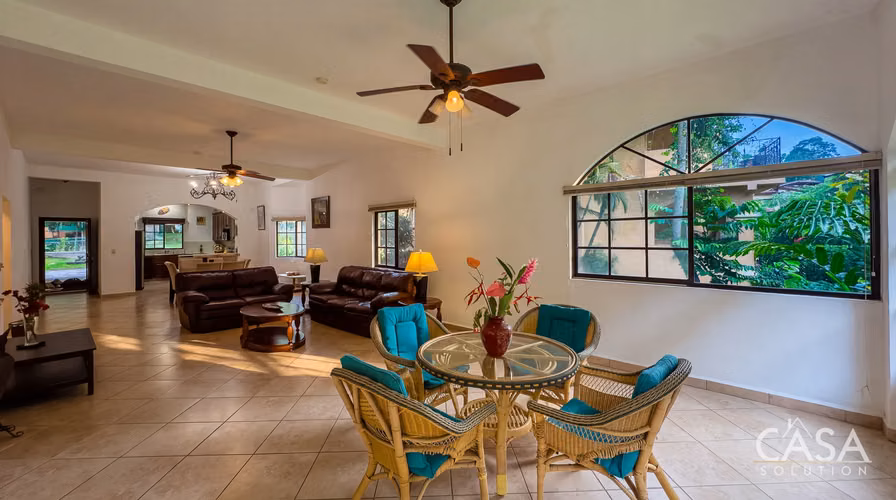 Apartamento Amueblado Amplio en Planta Baja en Valle Escondido Boquete - Imagen 5