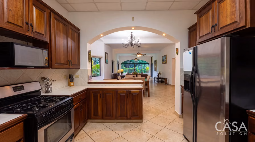 Apartamento Amueblado Amplio en Planta Baja en Valle Escondido Boquete - Imagen 8