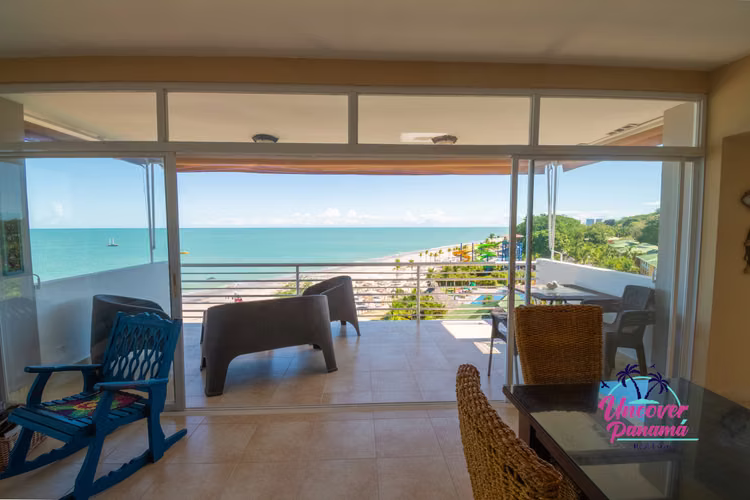 Apartamento con vista al mar en PH Playa Blanca