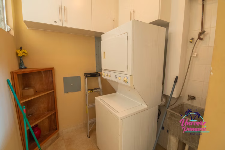 Apartamento con vista al mar en PH Playa Blanca