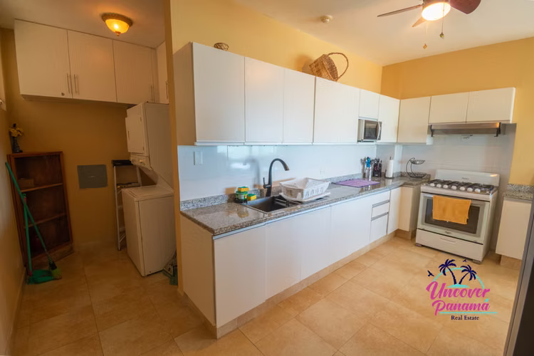 Apartamento con vista al mar en PH Playa Blanca