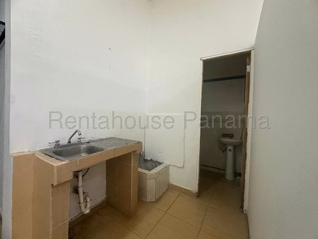 Se alquila local comercial en vía España - Imagen 10