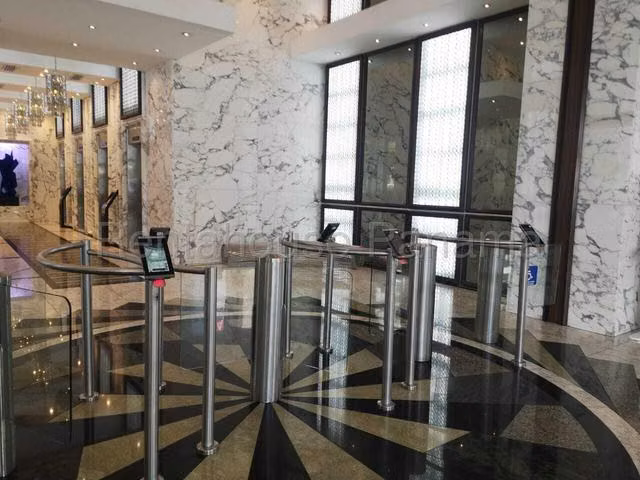 Se alquila oficina de 156 mts en Edificio F&F Tower calle 50 - Imagen 6