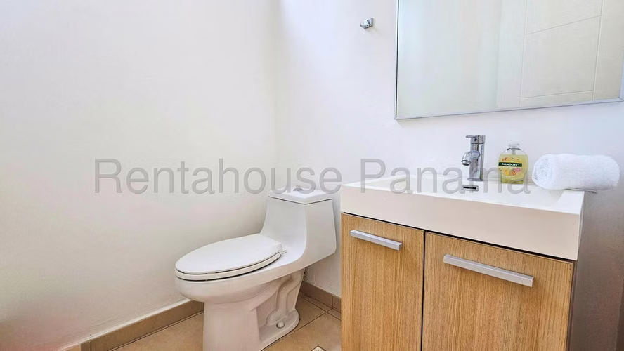 Apartamento Amoblado en Venta en Oasis on the Bay Punta Pacifica CIG268812