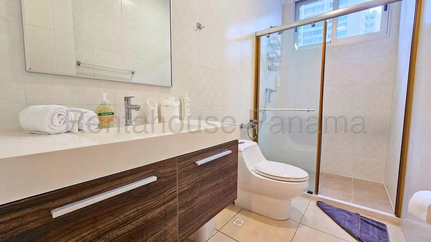 Apartamento Amoblado en Venta en Oasis on the Bay Punta Pacifica CIG268812