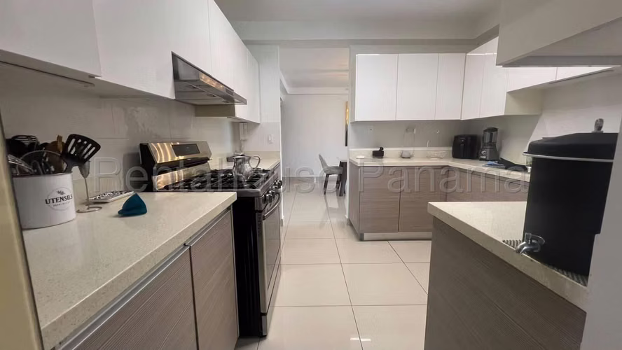 Alquiler de Apartamento en Bella Vista. BALBOA BAY. CON O SIN MUEBLES