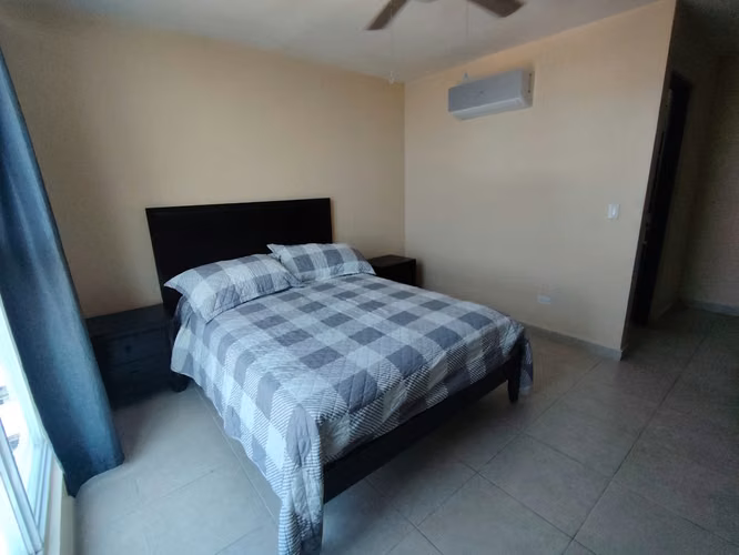 Apartamento Full Amoblado con Balcón y Vista | 2 Recámaras + CBE | Piscina | 1000